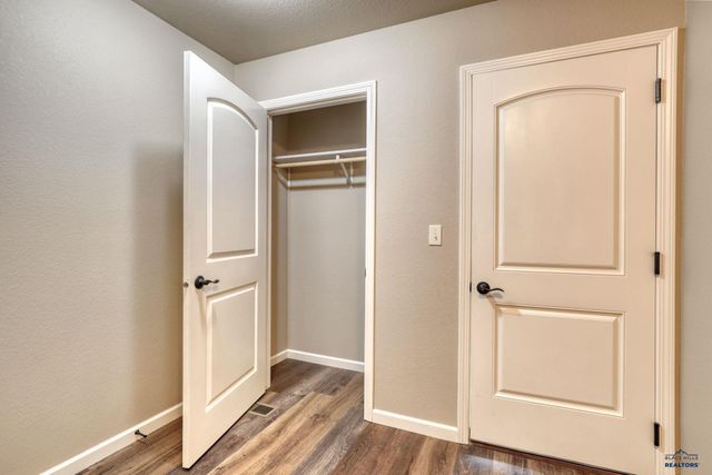 517 SAPPHIRE LN, Rapid City, SD 57701