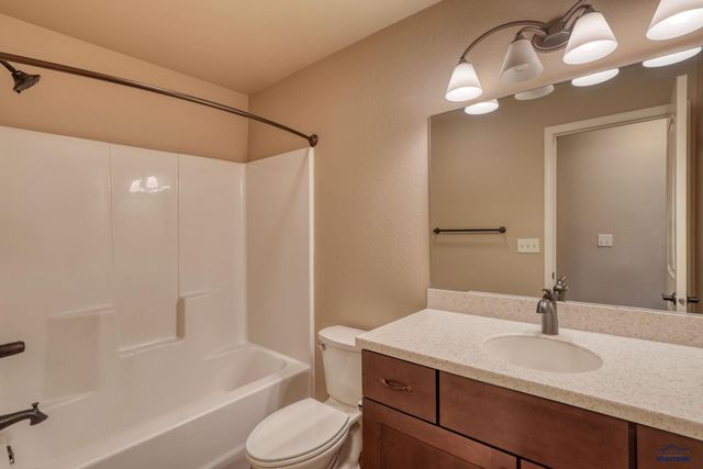 517 SAPPHIRE LN, Rapid City, SD 57701