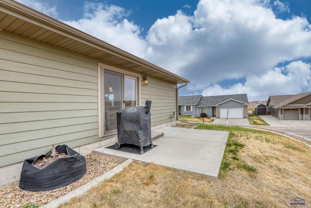 517 SAPPHIRE LN, Rapid City, SD 57701