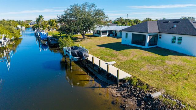 18946 AYRSHIRE CIRCLE, Port Charlotte, FL 33948