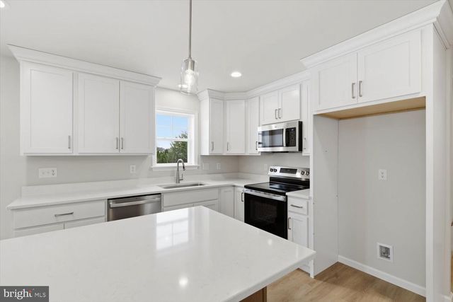 819 3RD AVE, Hershey, PA 17033