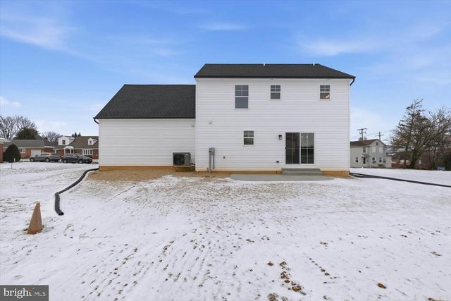 819 3RD AVE, Hershey, PA 17033