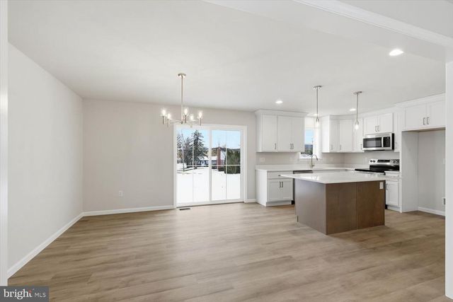 819 3RD AVE, Hershey, PA 17033