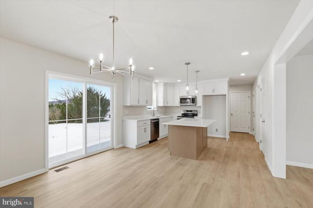 819 3RD AVE, Hershey, PA 17033