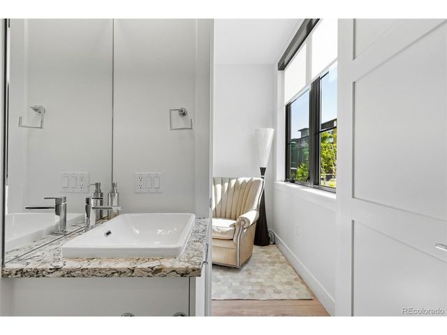 825 Bellaire St, Denver, CO 80220