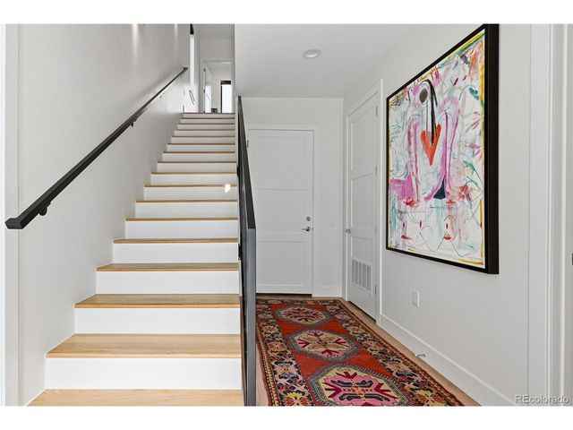 825 Bellaire St, Denver, CO 80220