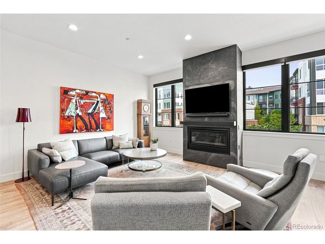 825 Bellaire St, Denver, CO 80220