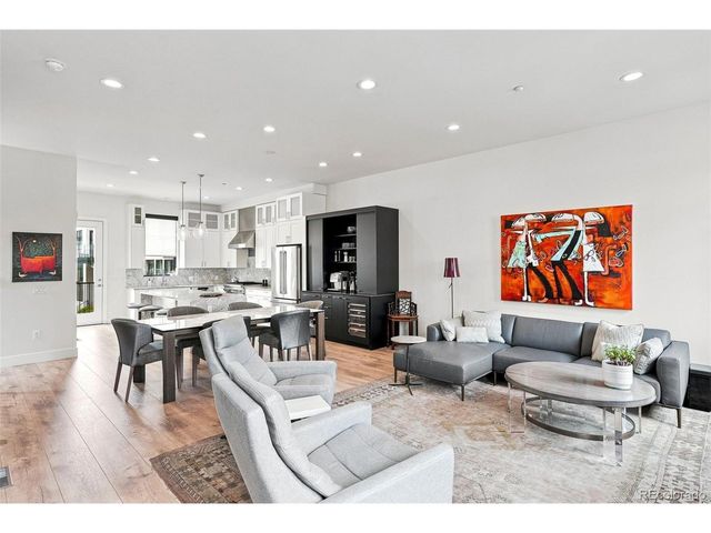 825 Bellaire St, Denver, CO 80220