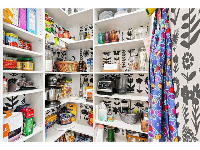 825 Bellaire St, Denver, CO 80220