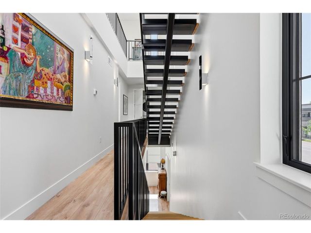 825 Bellaire St, Denver, CO 80220
