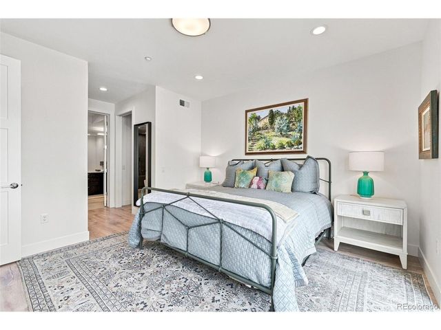 825 Bellaire St, Denver, CO 80220