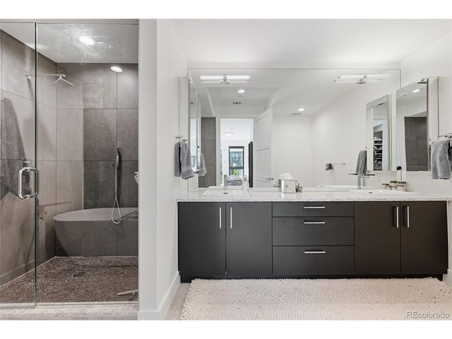 825 Bellaire St, Denver, CO 80220