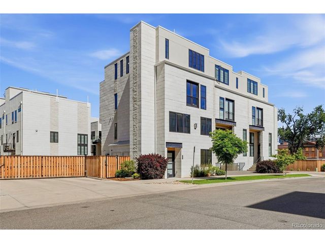 825 Bellaire St, Denver, CO 80220