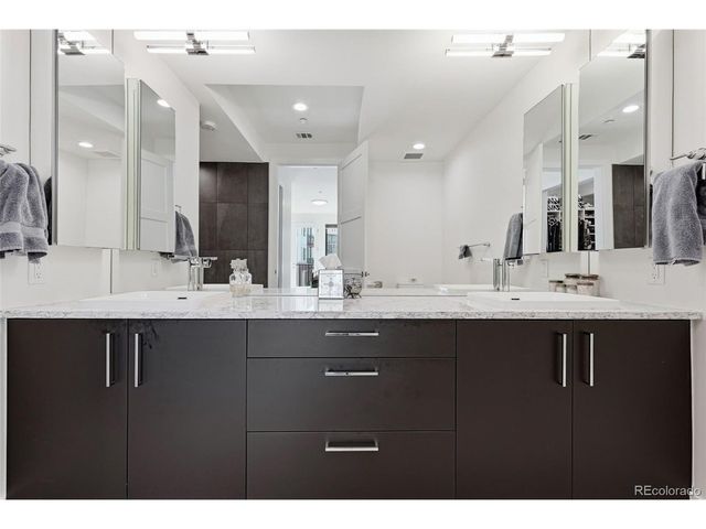 825 Bellaire St, Denver, CO 80220
