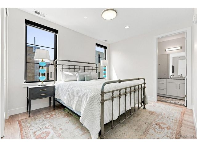 825 Bellaire St, Denver, CO 80220