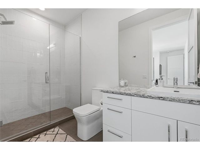825 Bellaire St, Denver, CO 80220
