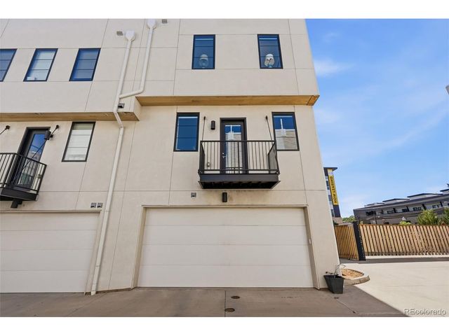 825 Bellaire St, Denver, CO 80220