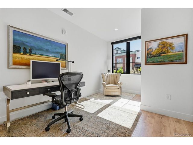 825 Bellaire St, Denver, CO 80220