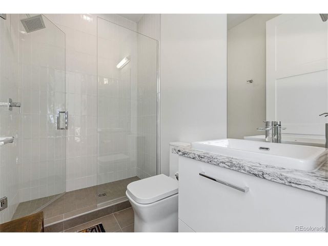 825 Bellaire St, Denver, CO 80220