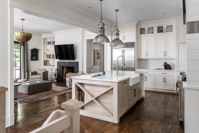 4527 Beacon Dr, Nashville, TN 37215