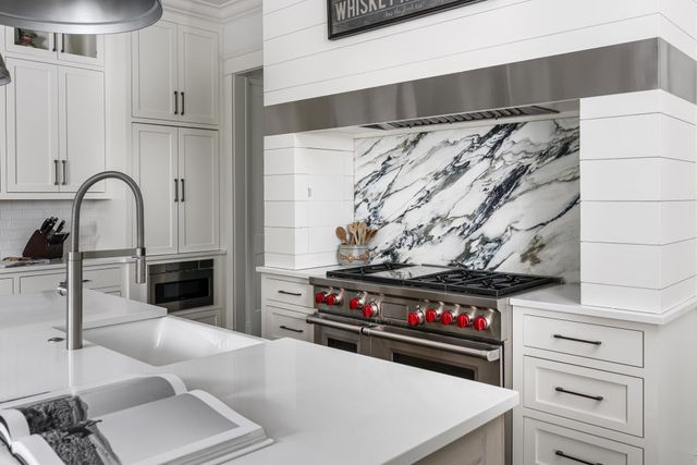 4527 Beacon Dr, Nashville, TN 37215