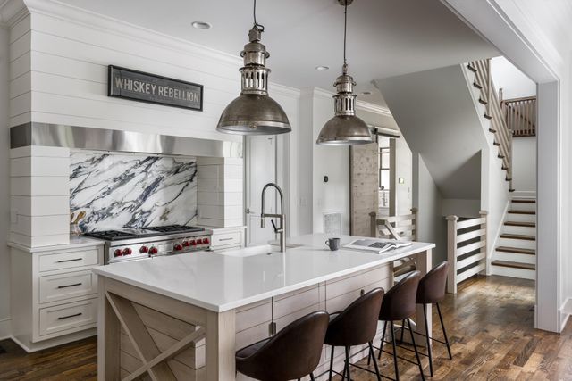 4527 Beacon Dr, Nashville, TN 37215