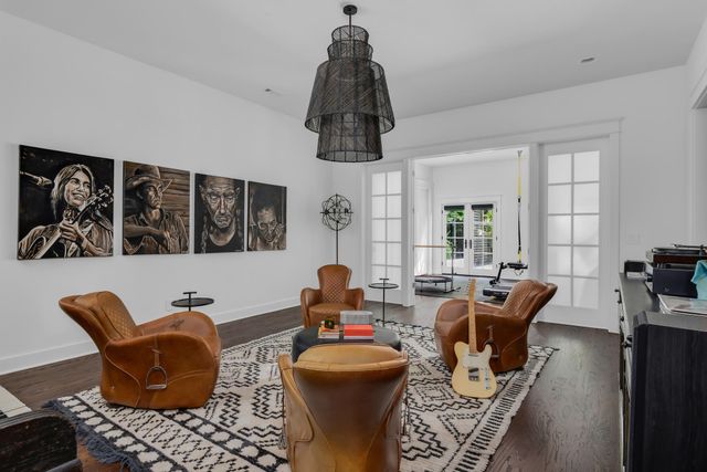 4527 Beacon Dr, Nashville, TN 37215