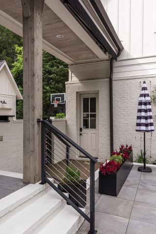 4527 Beacon Dr, Nashville, TN 37215