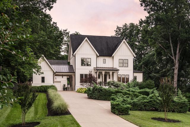 4527 Beacon Dr, Nashville, TN 37215