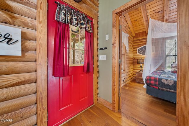 1284 Laurel Lick Road, Sevierville, TN 37862