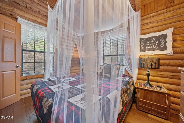 1284 Laurel Lick Road, Sevierville, TN 37862