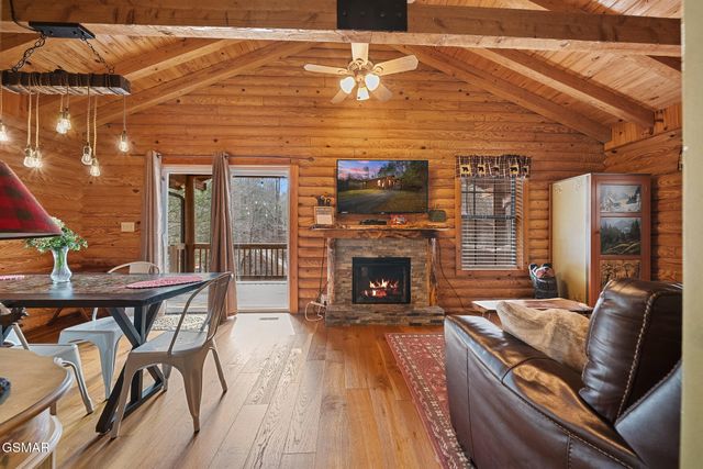 1284 Laurel Lick Road, Sevierville, TN 37862