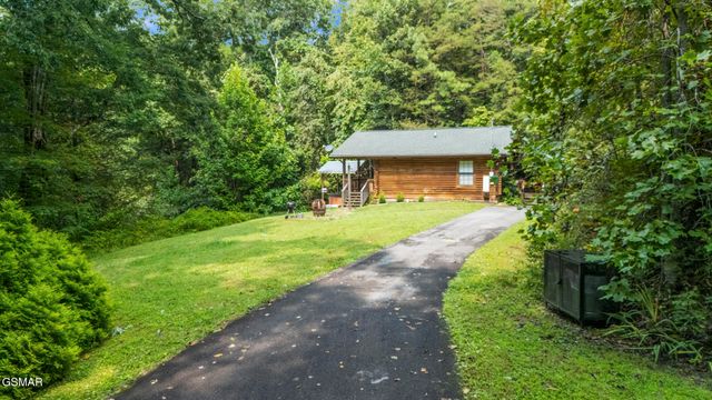 1284 Laurel Lick Road, Sevierville, TN 37862