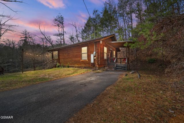 1284 Laurel Lick Road, Sevierville, TN 37862