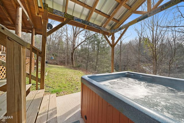 1284 Laurel Lick Road, Sevierville, TN 37862