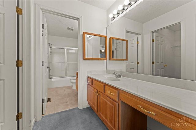 4987 Kleeman Green Drive, Green Twp, OH 45211