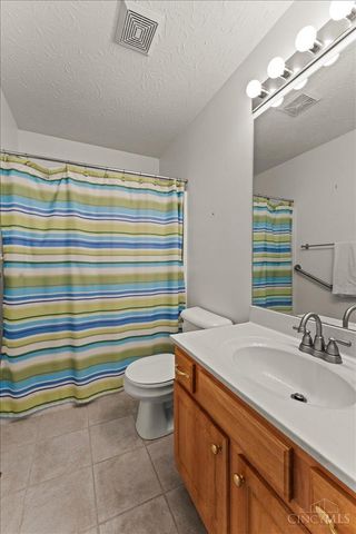 4987 Kleeman Green Drive, Green Twp, OH 45211