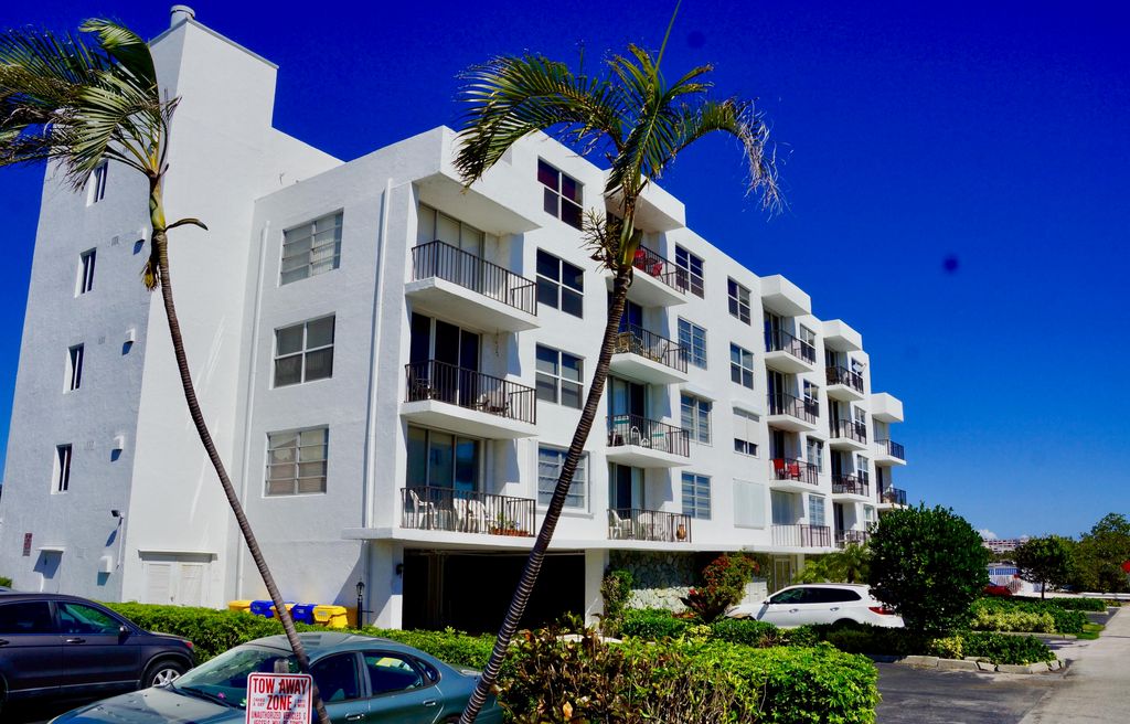 301 Croton Avenue 406, Lantana, FL 33462