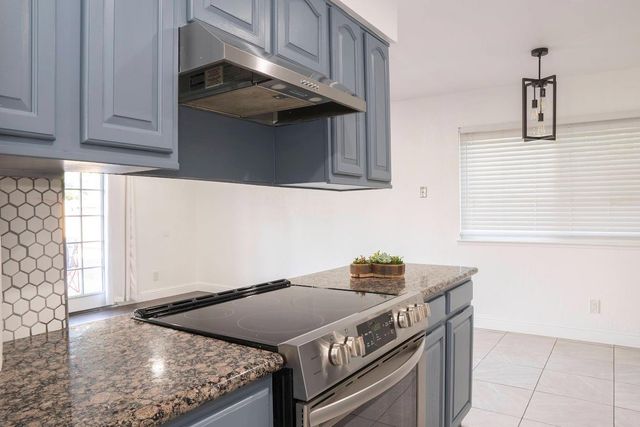 4584 N Hulbert Avenue, Fresno, CA 93705