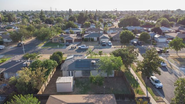 4584 N Hulbert Avenue, Fresno, CA 93705