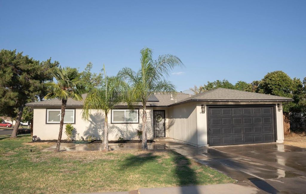 4584 N Hulbert Avenue, Fresno, CA 93705