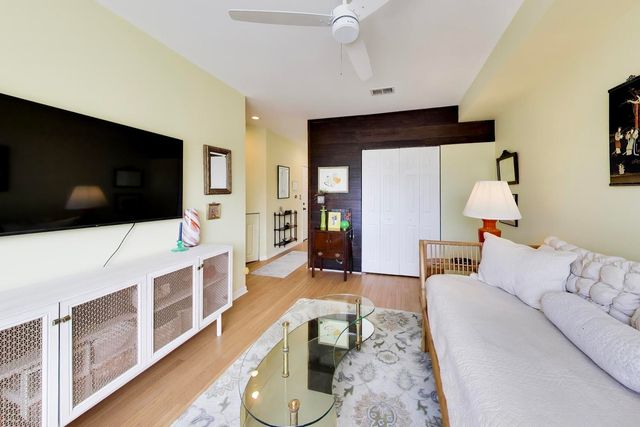 3839 N Western Avenue 202, Chicago, IL 60618