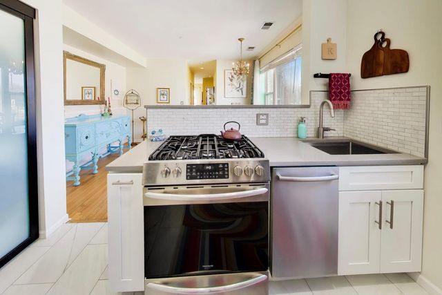 3839 N Western Avenue 202, Chicago, IL 60618