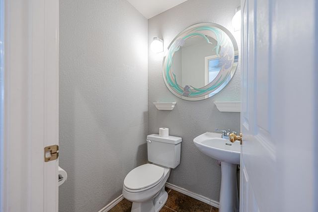 1109 E County Rd 124, Midland, TX 79706