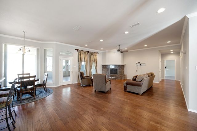 1109 E County Rd 124, Midland, TX 79706