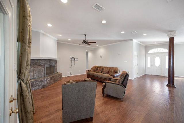 1109 E County Rd 124, Midland, TX 79706