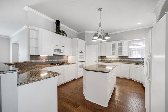 1109 E County Rd 124, Midland, TX 79706