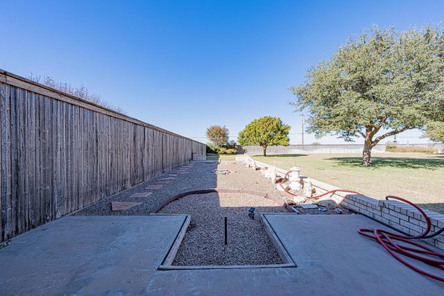 1109 E County Rd 124, Midland, TX 79706