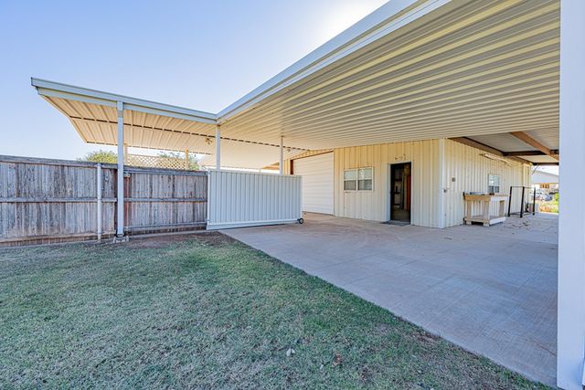 1109 E County Rd 124, Midland, TX 79706