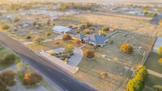 1109 E County Rd 124, Midland, TX 79706